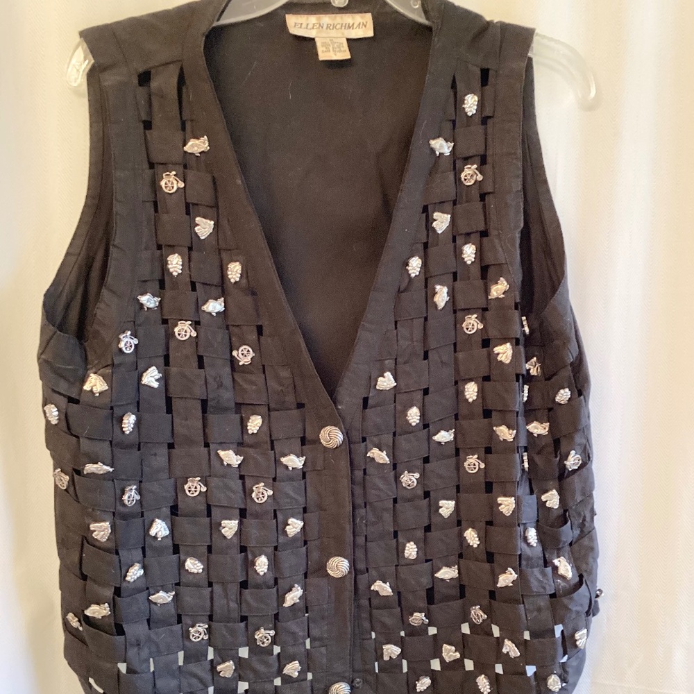 VINTAGE…ELLEN RICHMAN lattice woven vest with silvertone charms!  Size M